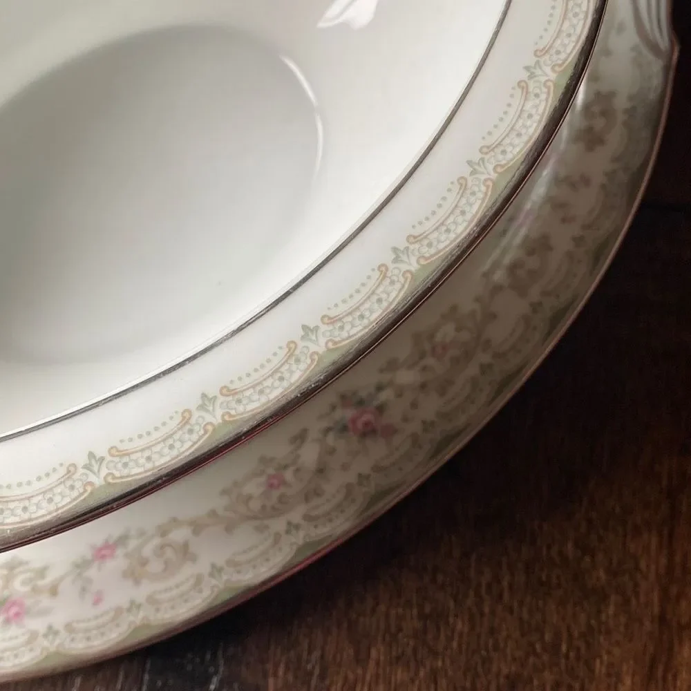 Noritake Edgewood China gravy boat Vintage floral rose platinum trim attached un